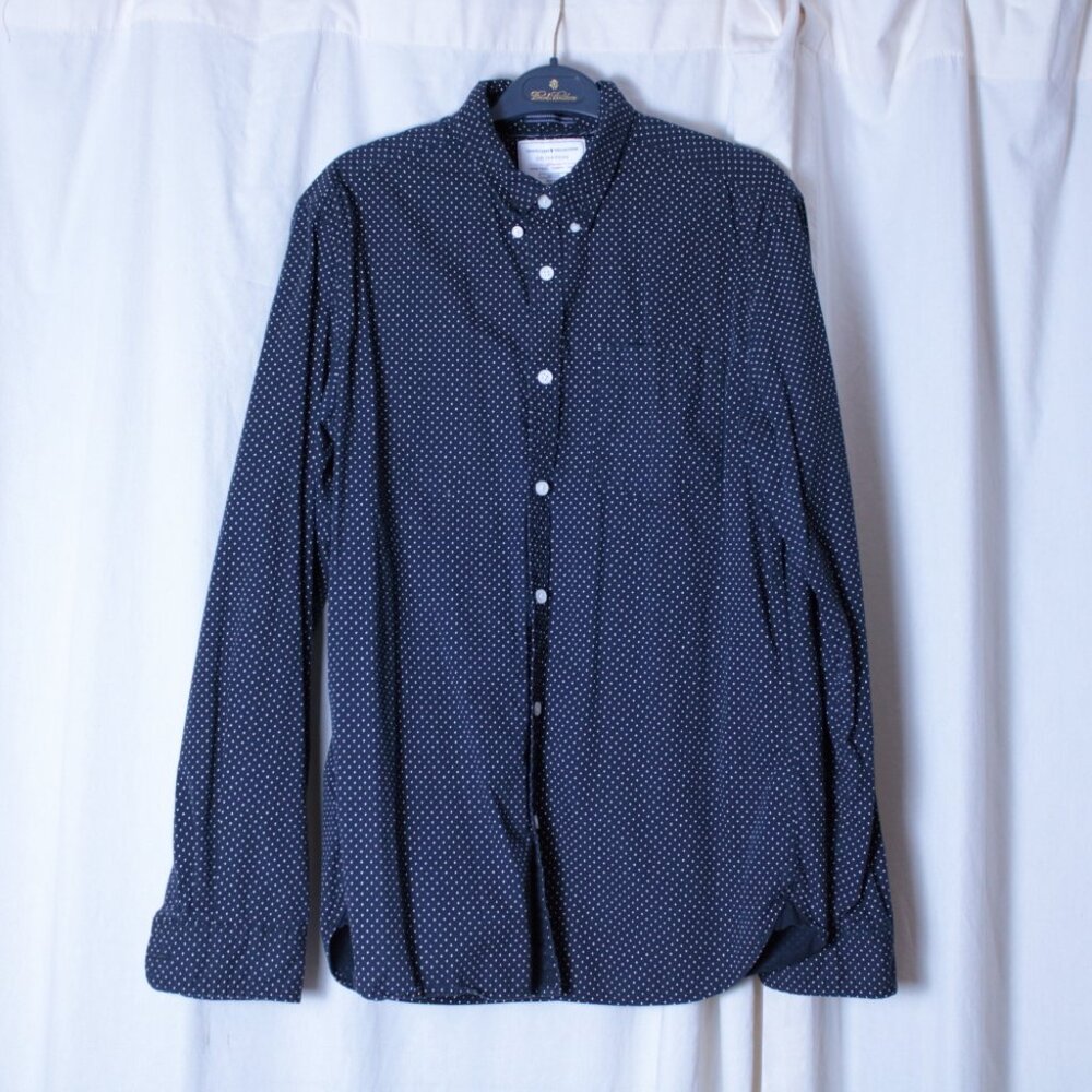 On The Road Traveler's Collection Blue Dotted Cotton Button Up Medium